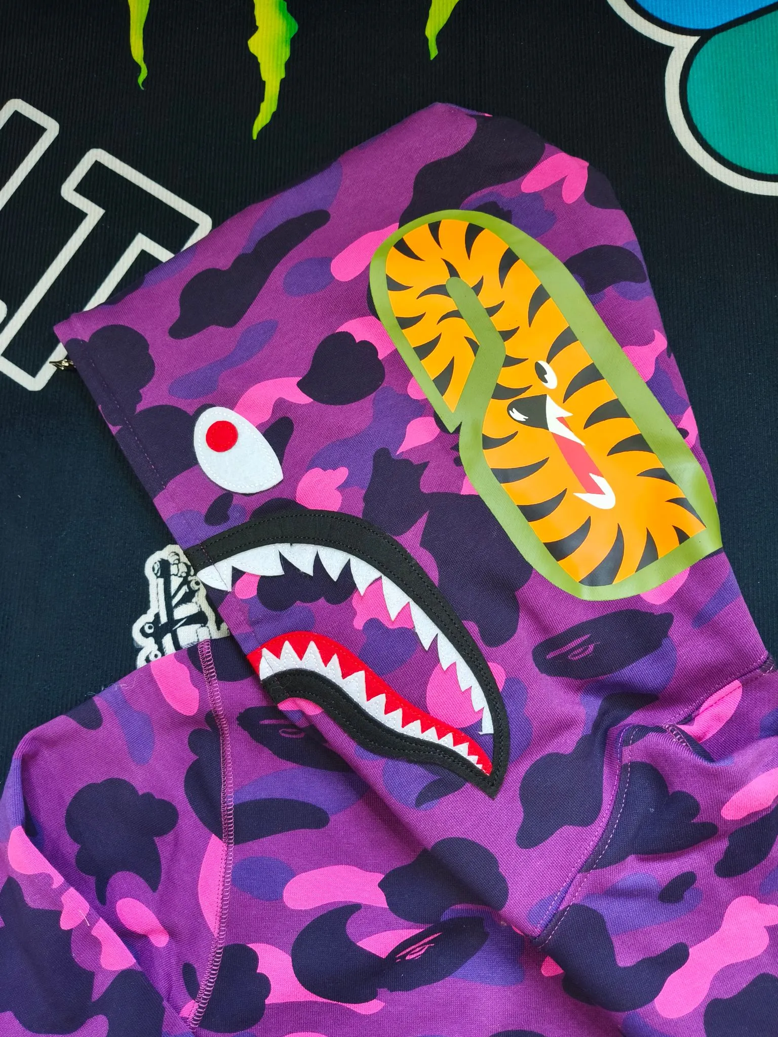 XX 121 BAPE 1ST CAMO SHARK FULL Classic counter model Camouflage shark hooded zipper sweatshirt Machine-printed camouflage Top-quality fabric Premium 1:1 replica Customized fabric Couple model: S—XXL [Camouflage yellow, Camouflage green, Camouflage red, Camouflage purple, Camouflage blue, Camouflage gray]